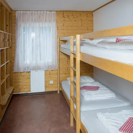 Vandrarhem Erlebacherhus Lenzerheide